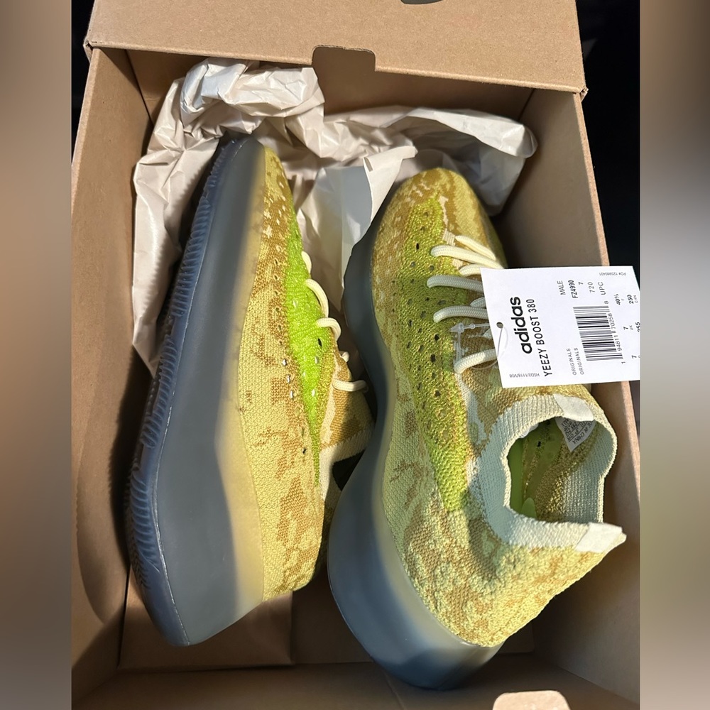 Yeezy 380 boost Hylte size 7.5M 9.5W